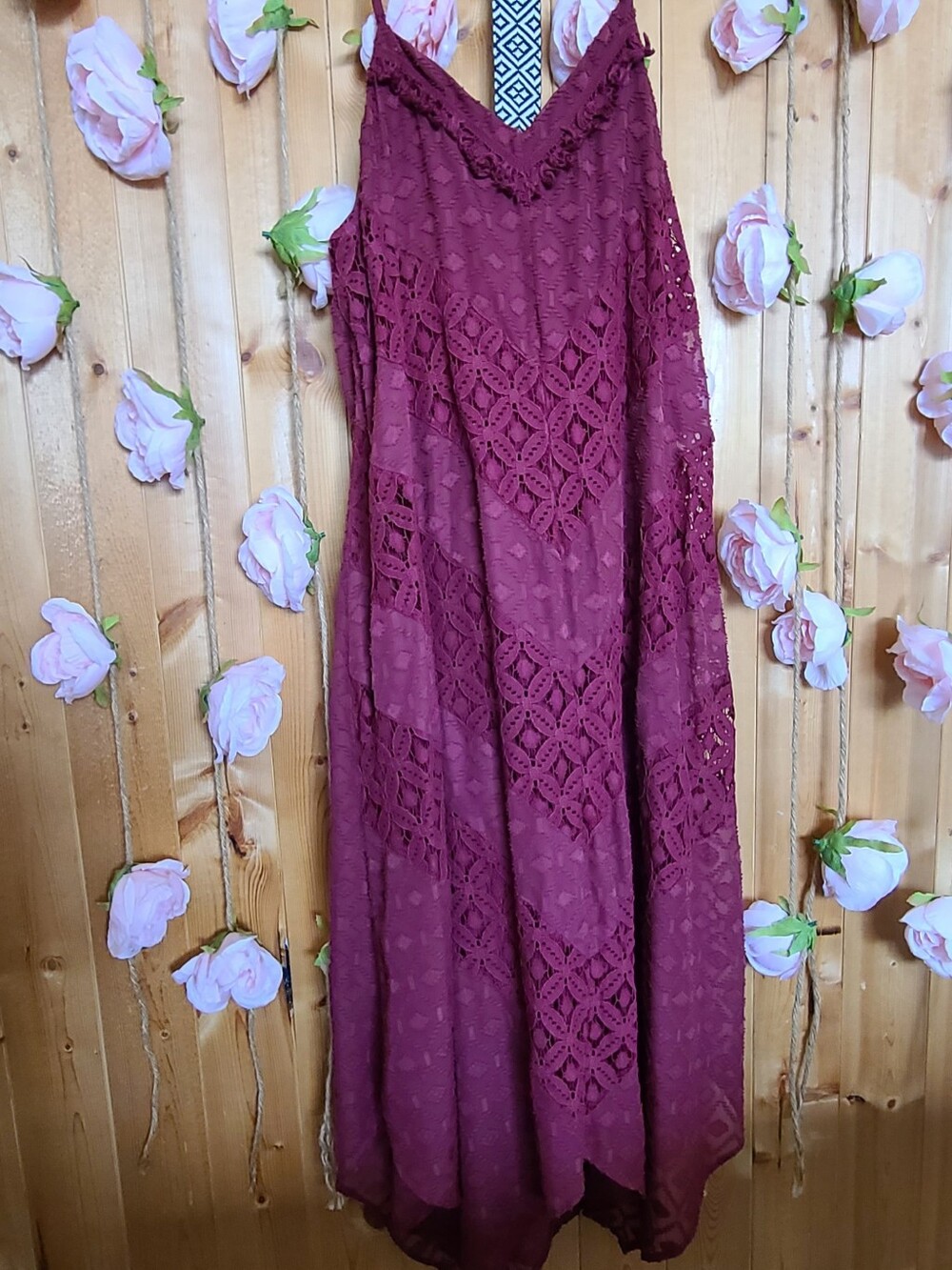 Women’s Burgundy Lace Trim V-Neck Dress